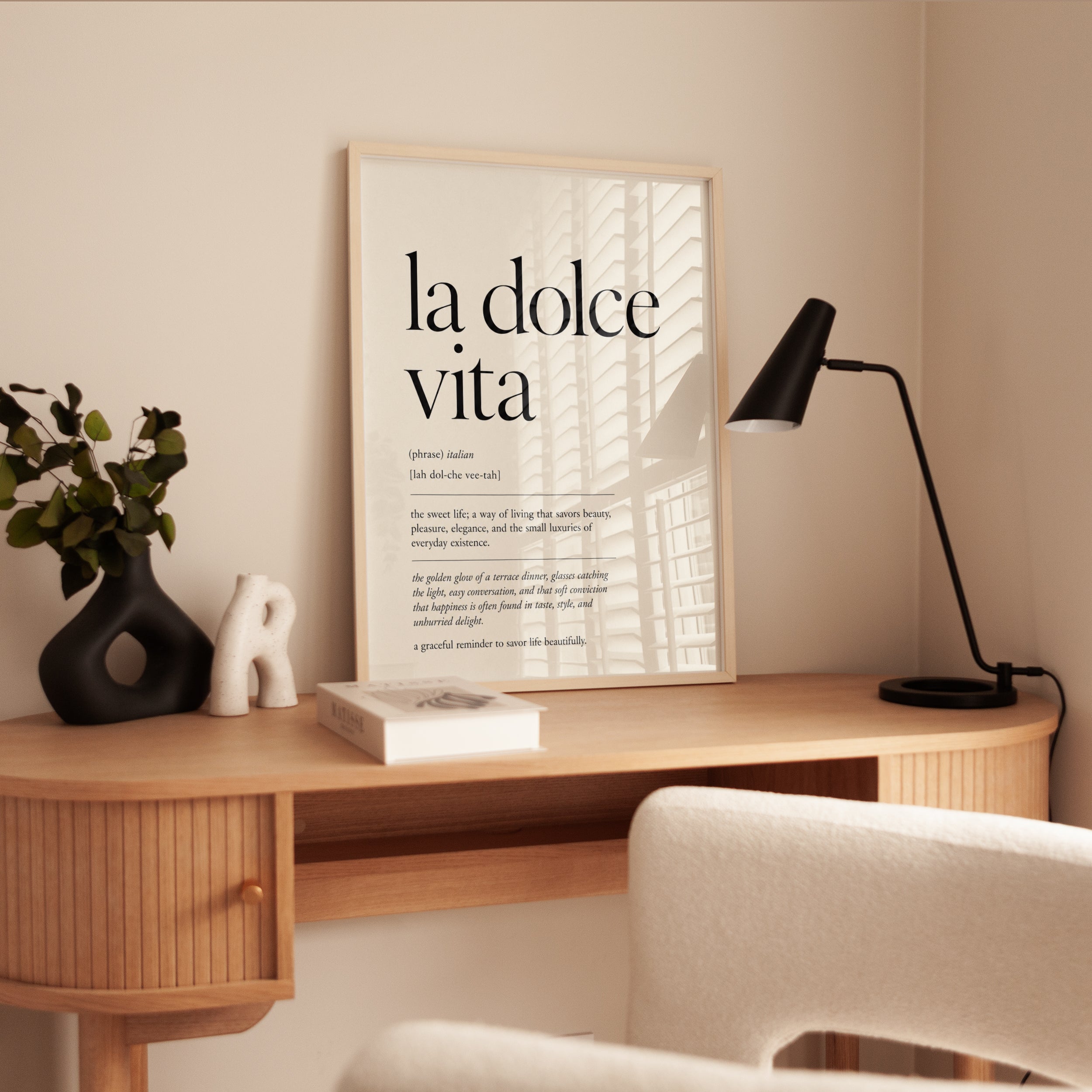 Typography Wall Art: La Dolce Vita Phrase - interior
