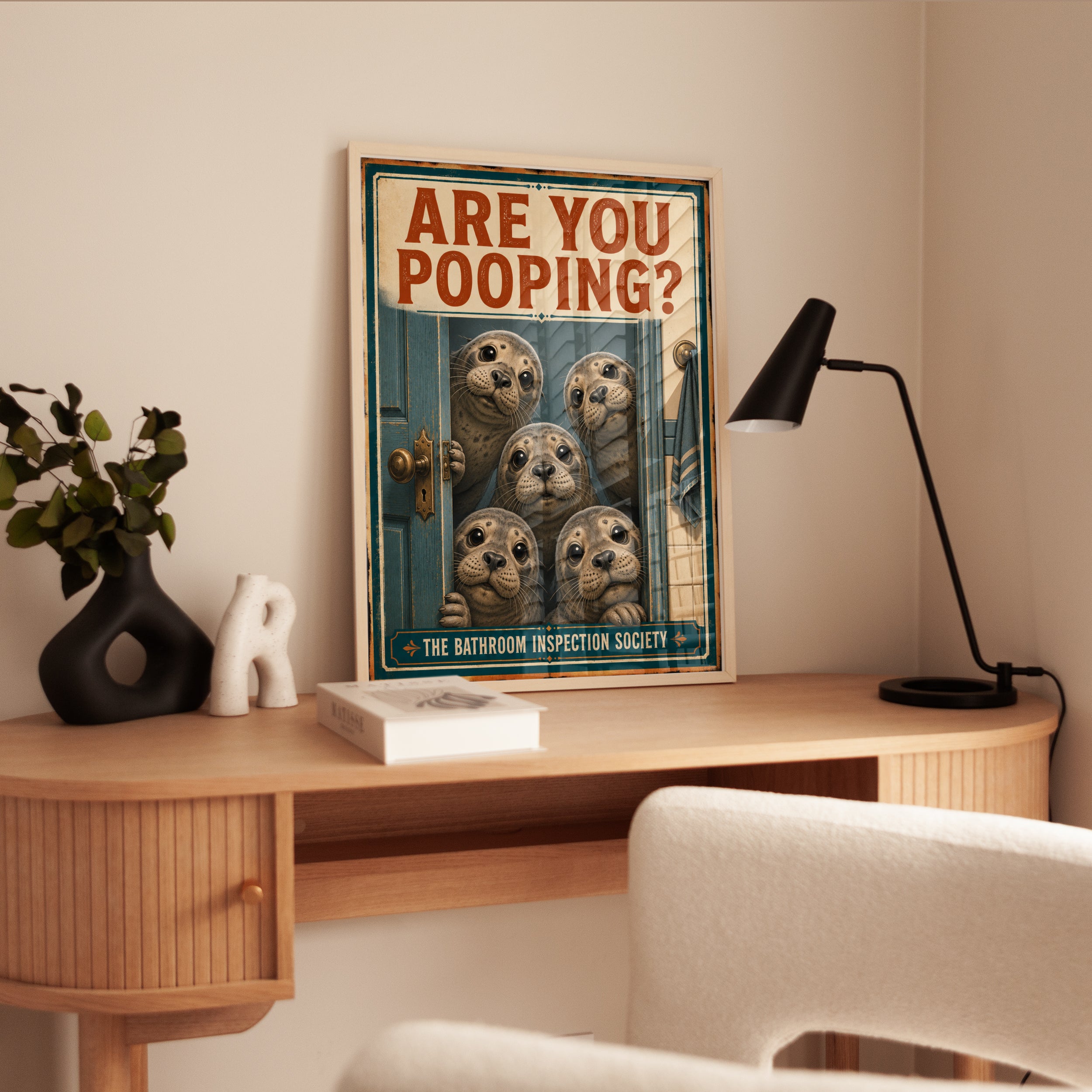 Bathroom Wall Art: Funny Seal Design (Vintage Style - interior