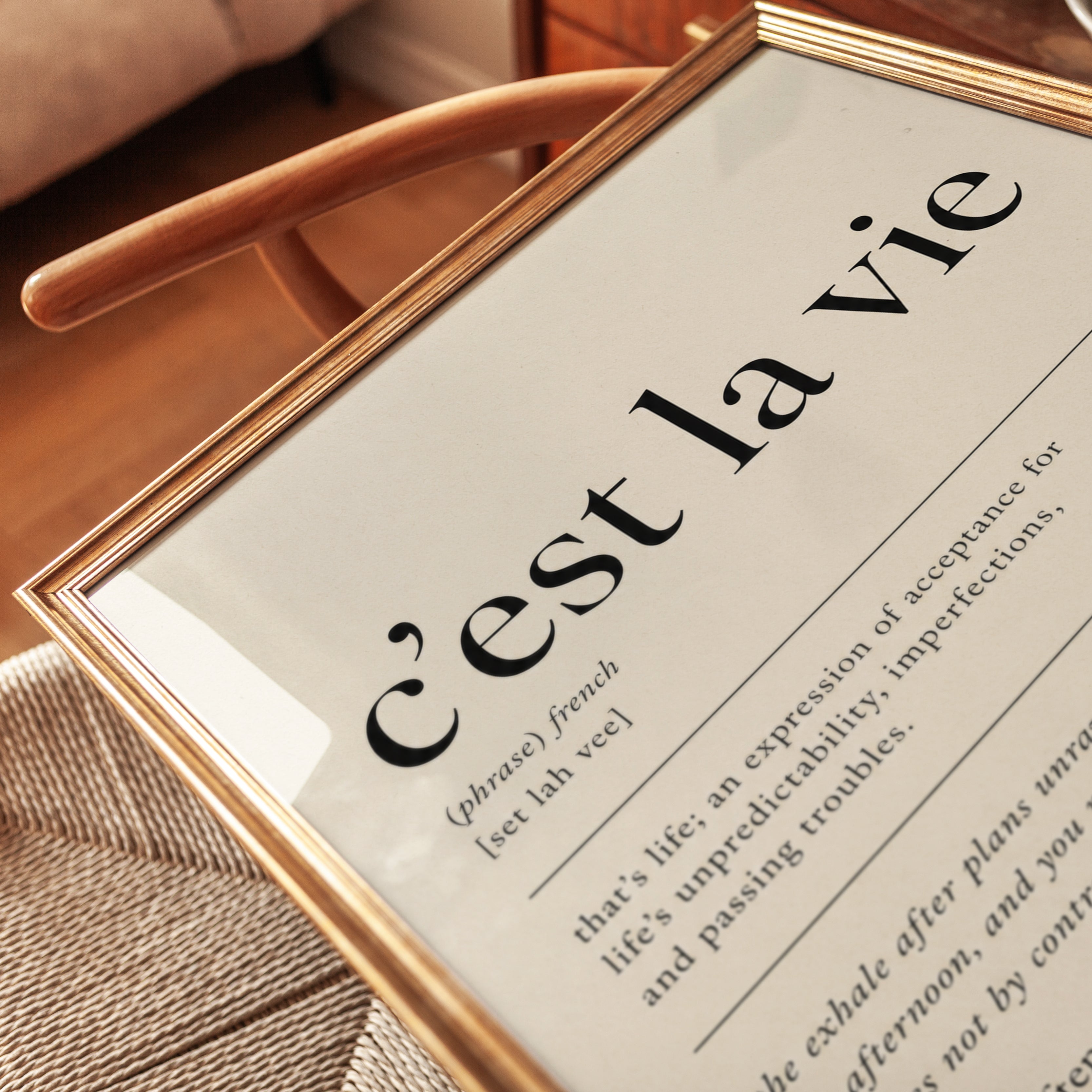 French Quote Wall Art: 'C'est La Vie' Typography - detail